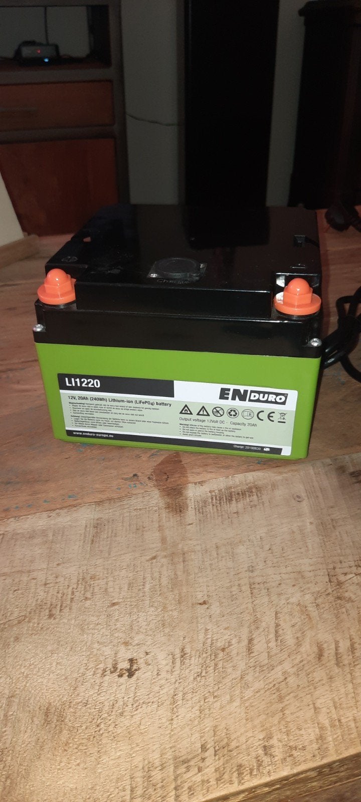 Enduro LI1220 Lithium-ion (LiFePO4) Accu met Lader, Ophalen, Zo goed als nieuw