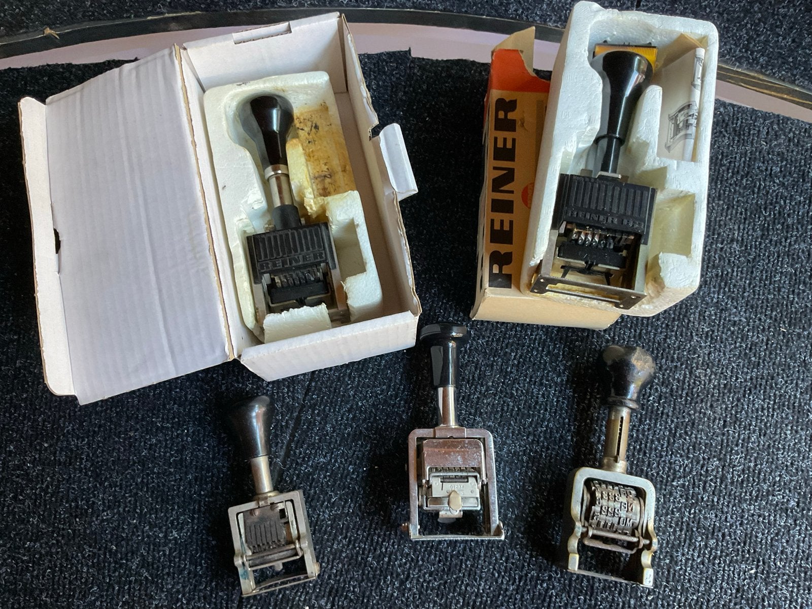 Reiner 2 x en div oude nummerstempels - Set van 5, Ophalen of Verzenden, Gebruikt