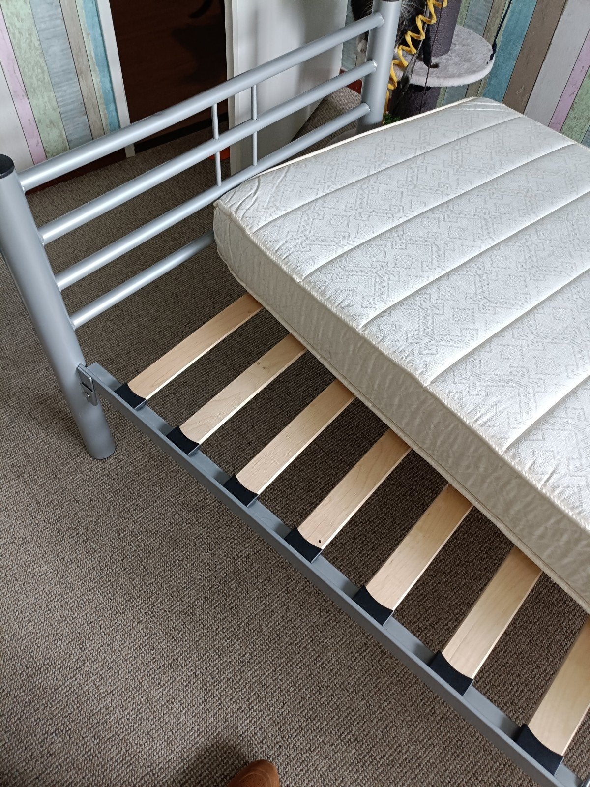 Zo goed als nieuw eenpersoonsbed met matras (200x90 cm), Ophalen, 90 cm, Eenpersoons, Zo goed als nieuw