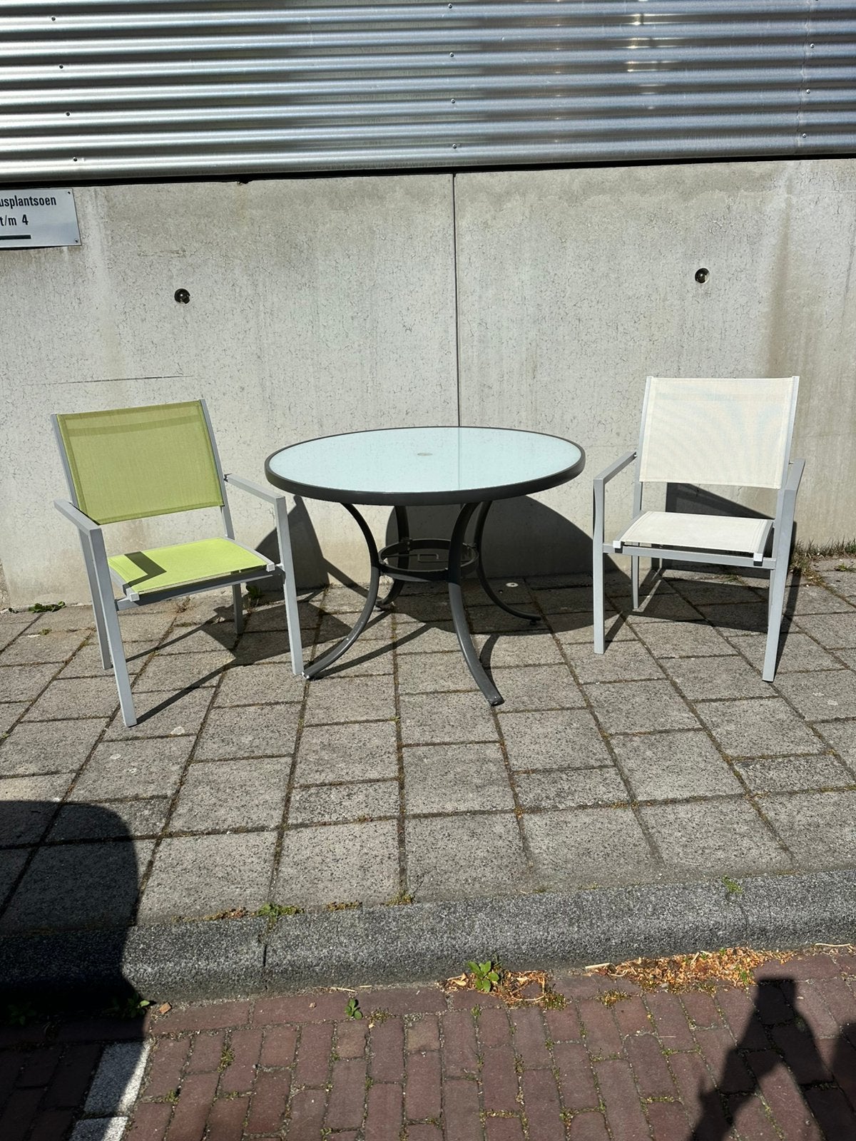 Tuintafel rond melkglas + 2 aluminium stoelen, Ophalen, Gebruikt, Aluminium, Tuinset