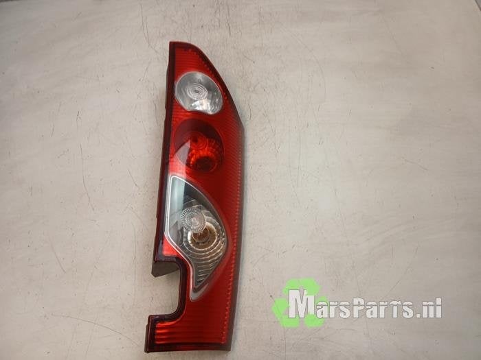 Achterlicht links van een Renault Kangoo