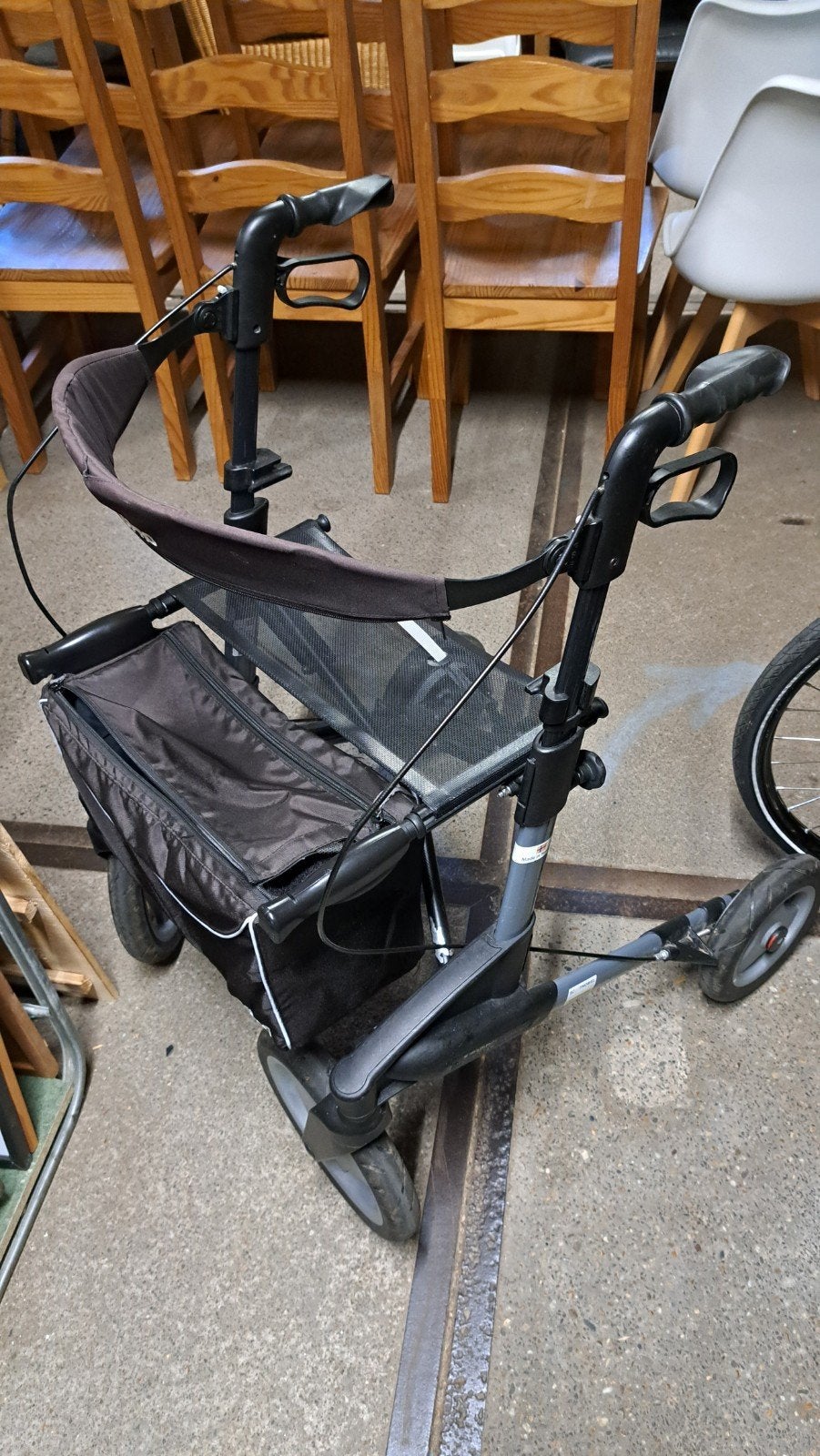 Rollator Topro, Ophalen