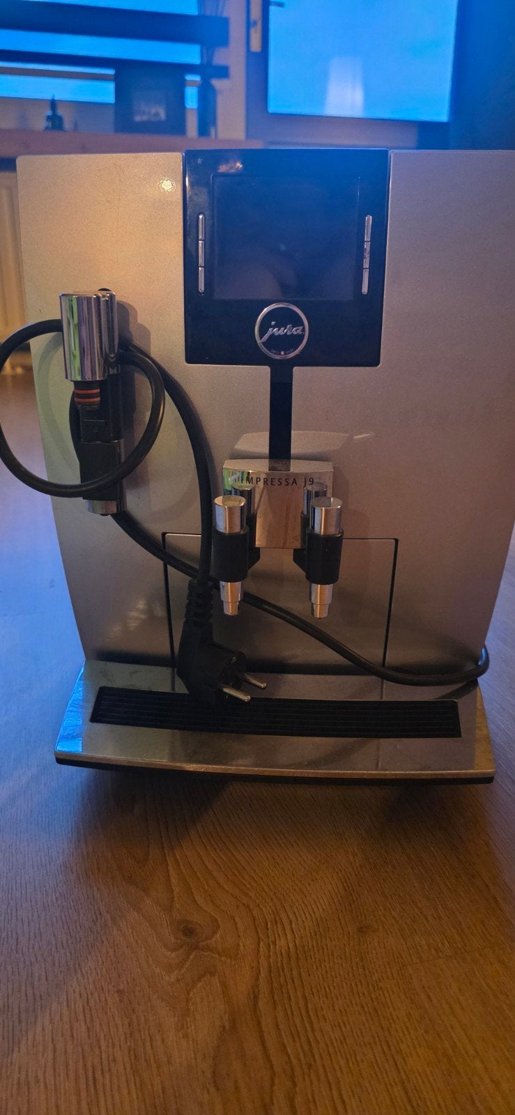Jura Impressa J9 One Touch TFT Koffiemachine, Witgoed en Apparatuur, Gebruikt, 10 kopjes of meer, Koffiemachine, Koffiebonen