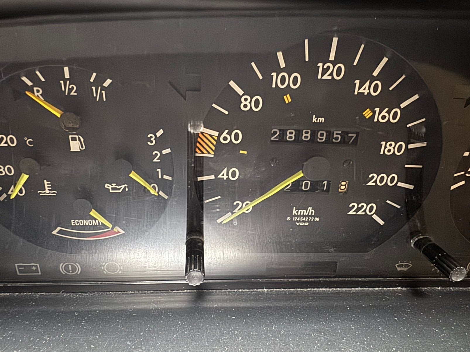 Oldtimer Mercedes-Benz 200-Serie 2.3 230 TE K6 1986 Zwart, foto 10