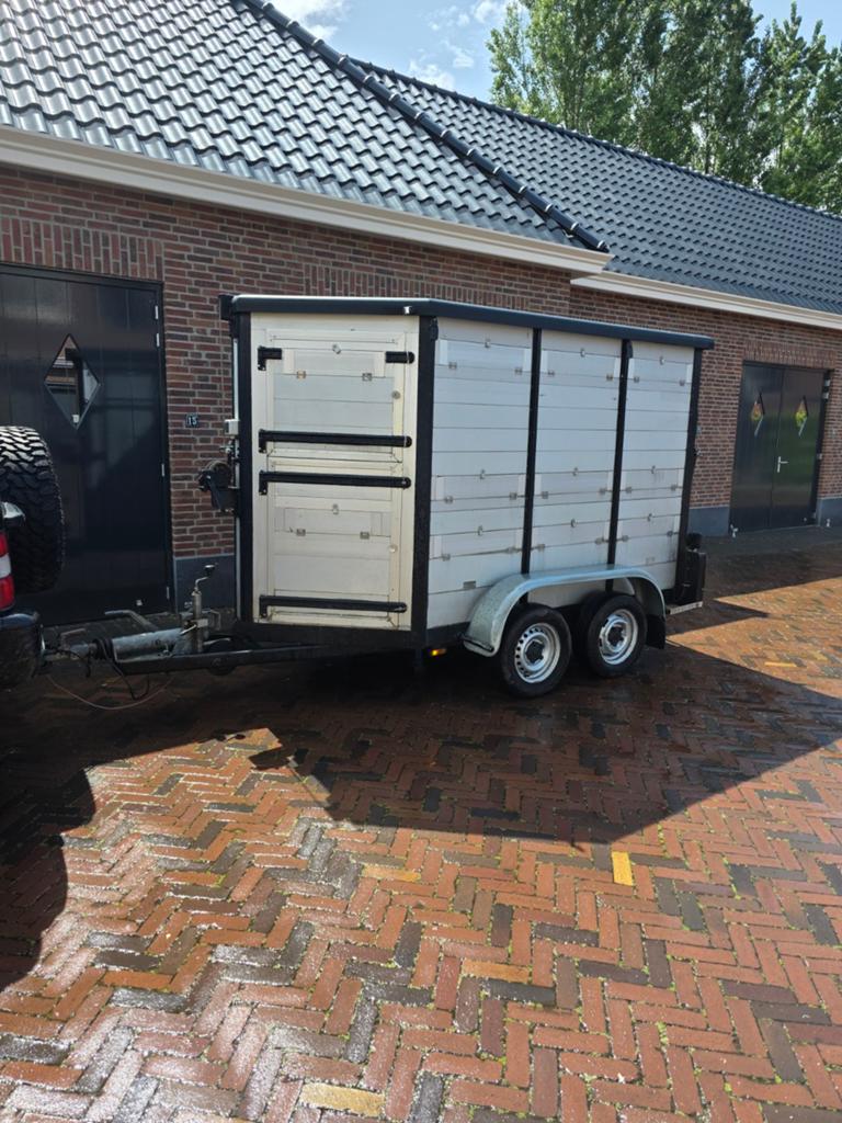 Veetrailer, veewagen, veekar, schapen, kalveren, runderen