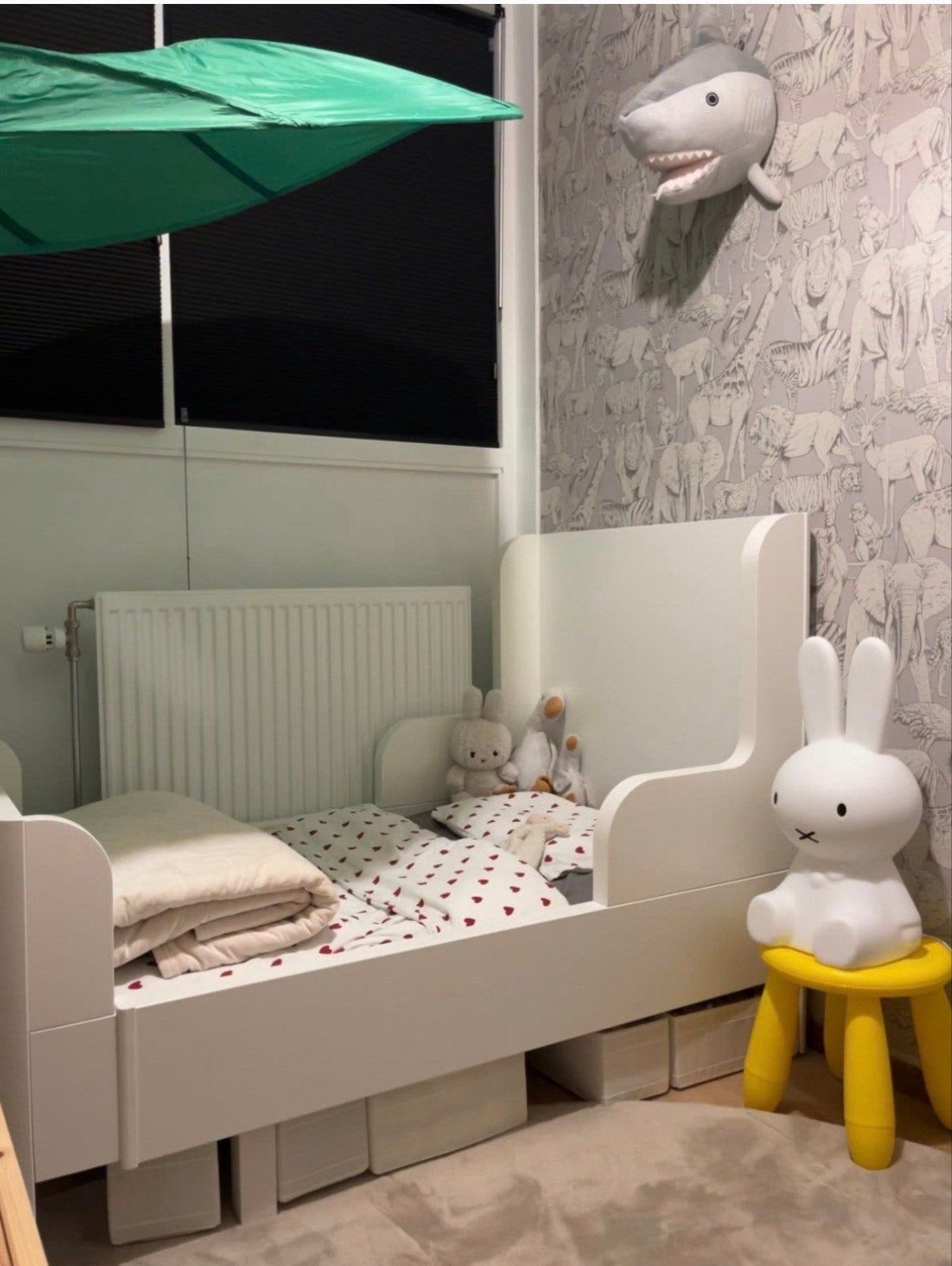 Wit meegroei kinderbed Busunge ikea met lattenbodem, 70 tot 85 cm, Ophalen of Verzenden, Zo goed als nieuw, Lattenbodem