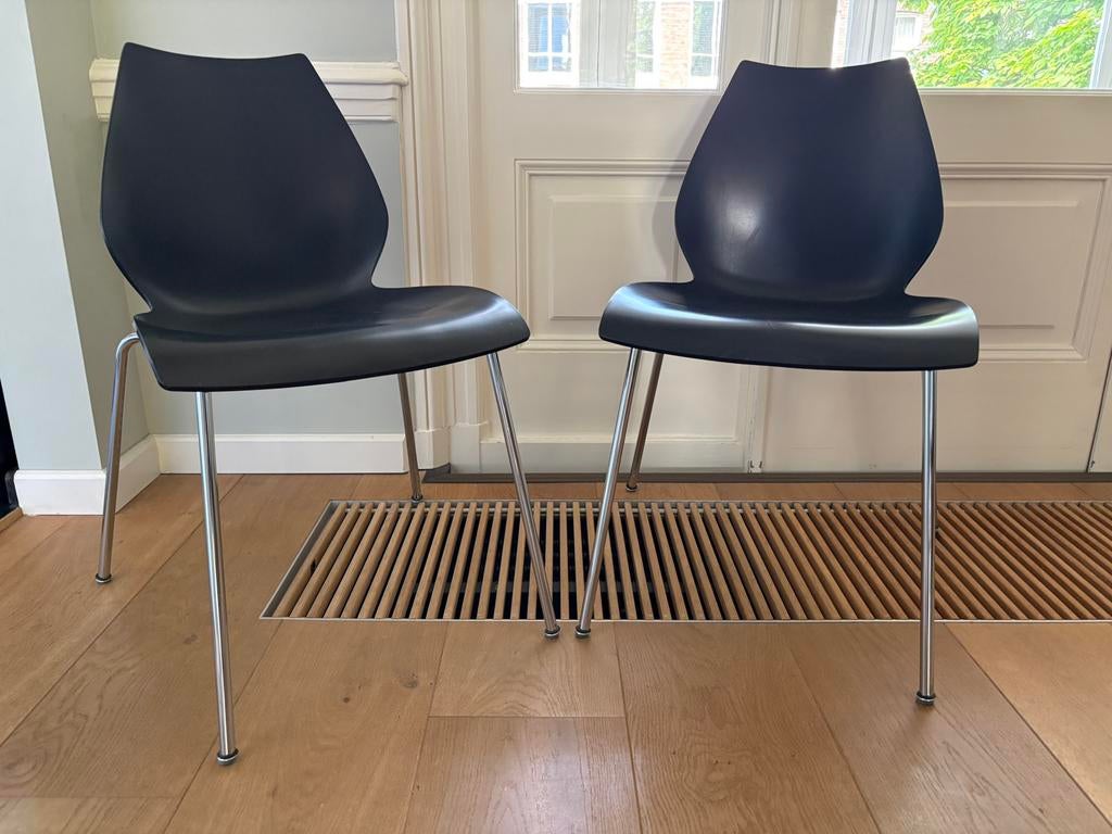 2 design eetkamerstoelen Kartell Maui, Huis en Inrichting, Stoelen, Ophalen, Design / modern & tijdloos, Gebruikt, Twee