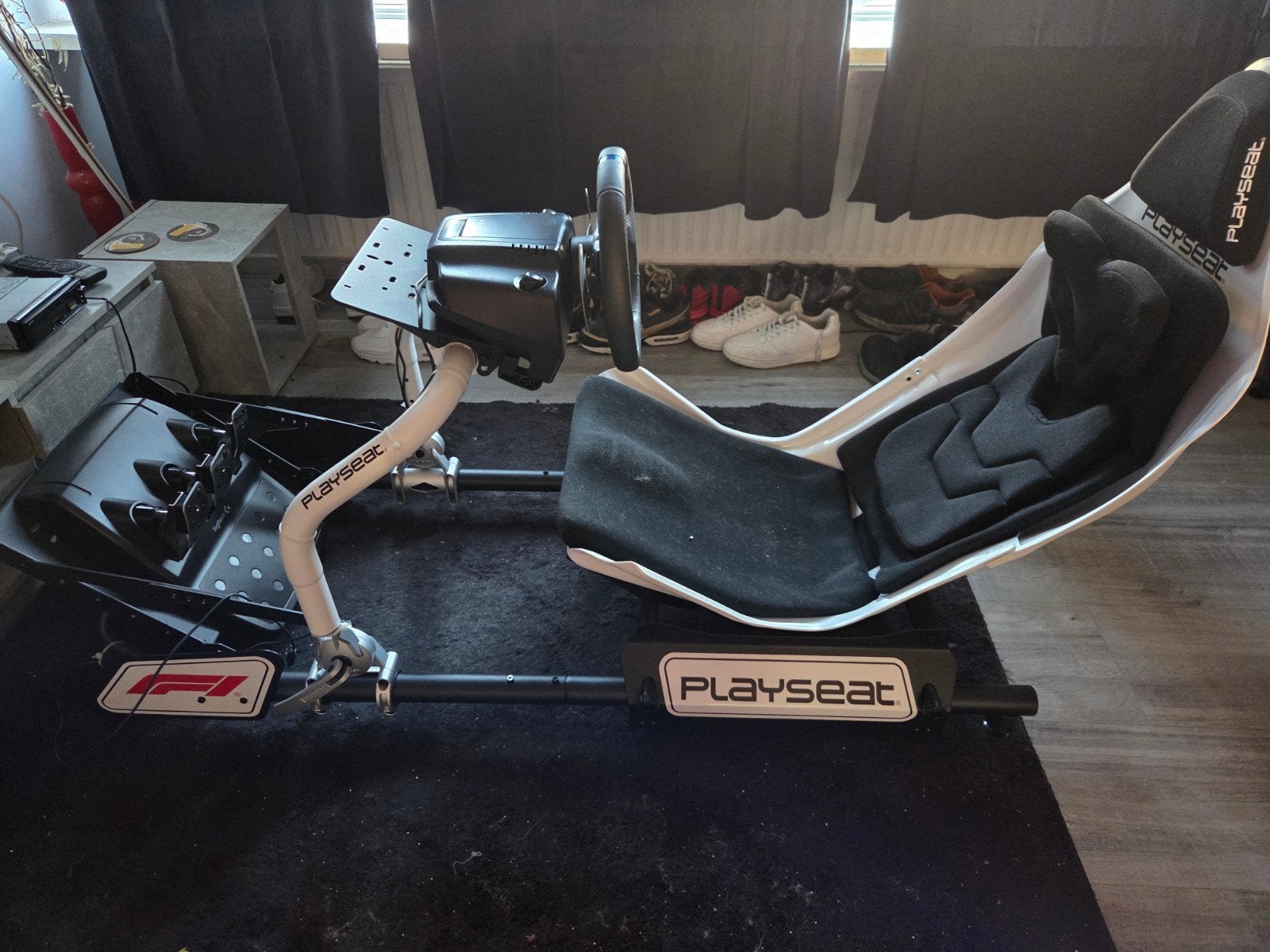 Playseat F1 Edition met Logitech G29 Stuur voor PS5, Spelcomputers en Games, Ophalen, 1 speler, Racen en Vliegen, Zo goed als nieuw