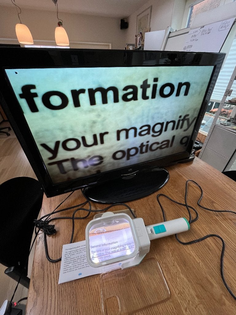 Loupe met verlichting & TV aansluiting, Schweizer, Optiek, Ophalen of Verzenden, Gebruikt, Vergrootglas of Loep