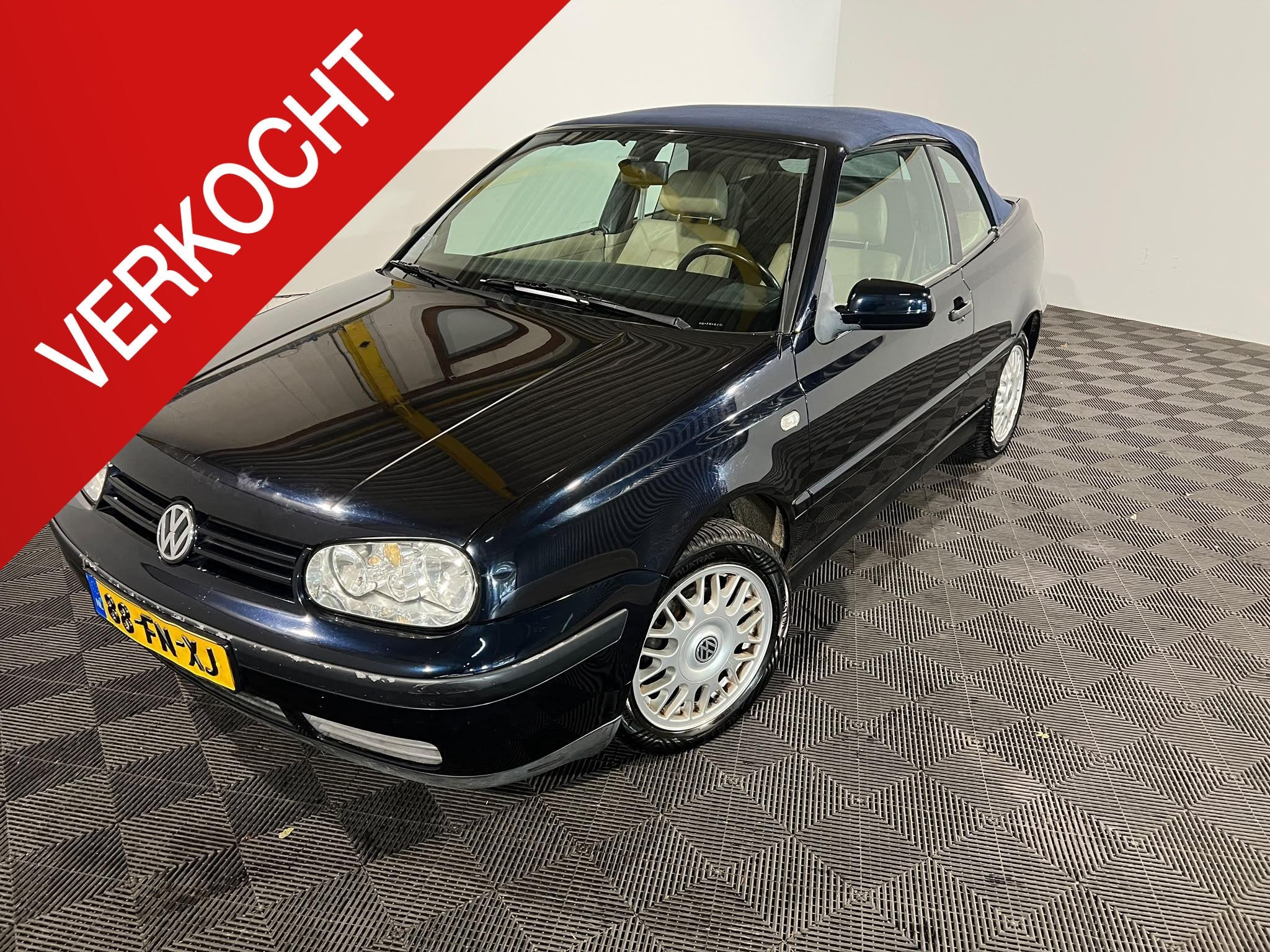 Volkswagen Golf Cabriolet 1.8 Trendline, Auto's, Stof, Gebruikt, Beige, 4 cilinders