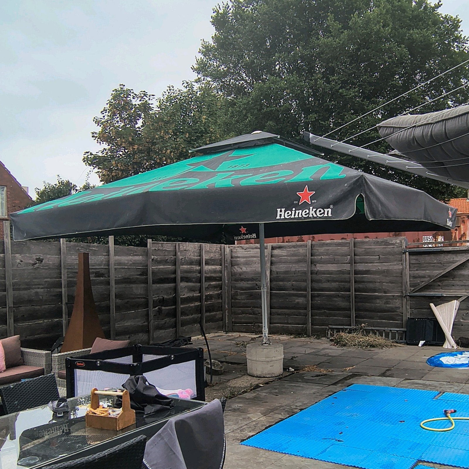 2 Horeca Parasols 5x5m met Betonvoet en Hoezen, Tuin en Terras, Parasols, Ophalen, Gebruikt, Meer dan 4 meter, Stokparasol
