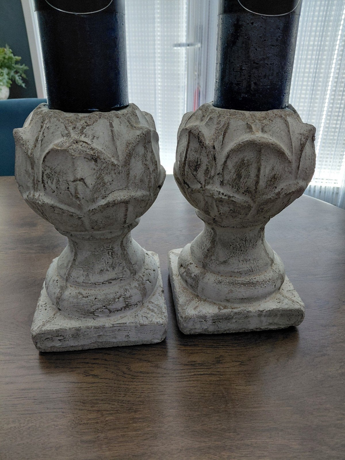 2 kandelaren van beton., Ophalen, Zo goed als nieuw, Grijs, 25 cm