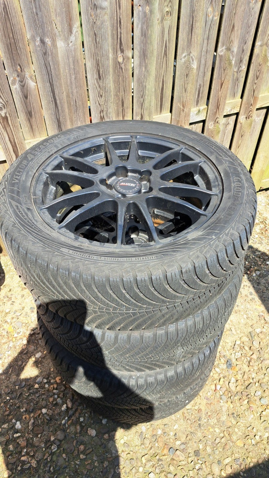 Alutec velgen met Goodyear Vector 4 Seasons banden, Ophalen, Gebruikt