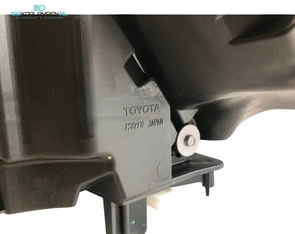 Toyota Prius Prime ZVW52 koplamp rechts LED 81145-47800, Gebruikt, -, Verzenden, Toyota