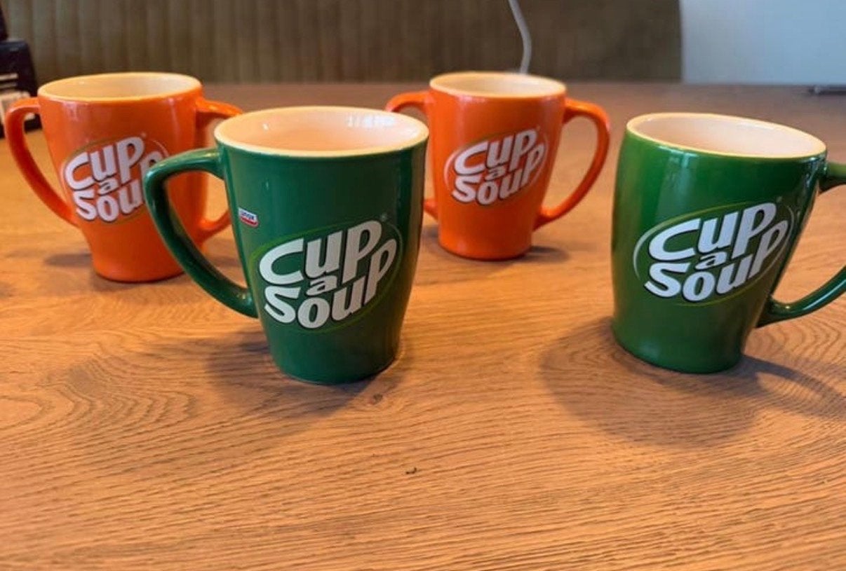 Cup a Soup mokken - set van 4 (2x oranje, 2x groen), Overige typen, Ophalen of Verzenden, Zo goed als nieuw, Steen/keramiek