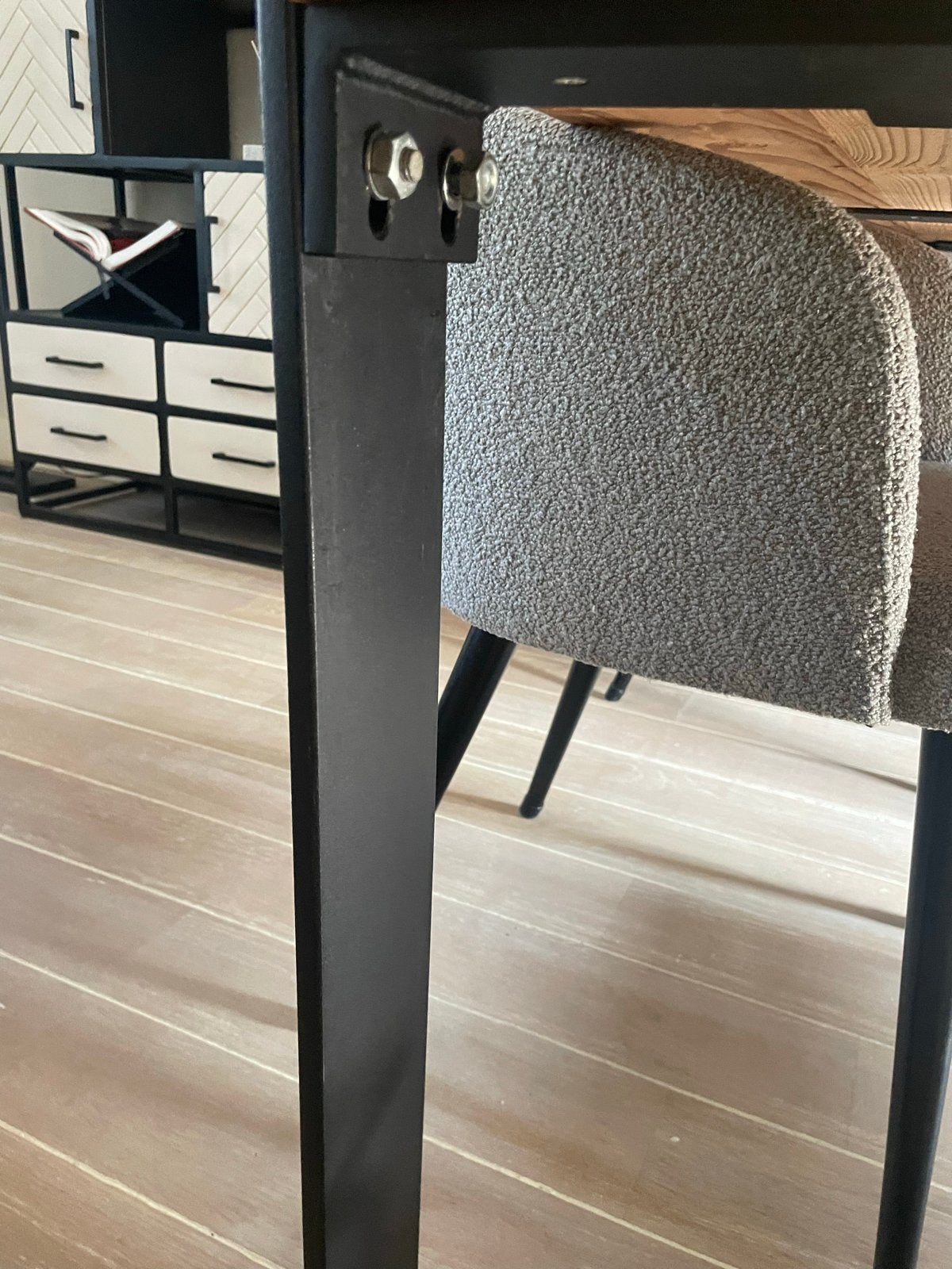 Douglas houten eettafel met stalen poten - 200x100 cm, Ophalen, Gebruikt, 100 tot 150 cm, 150 tot 200 cm