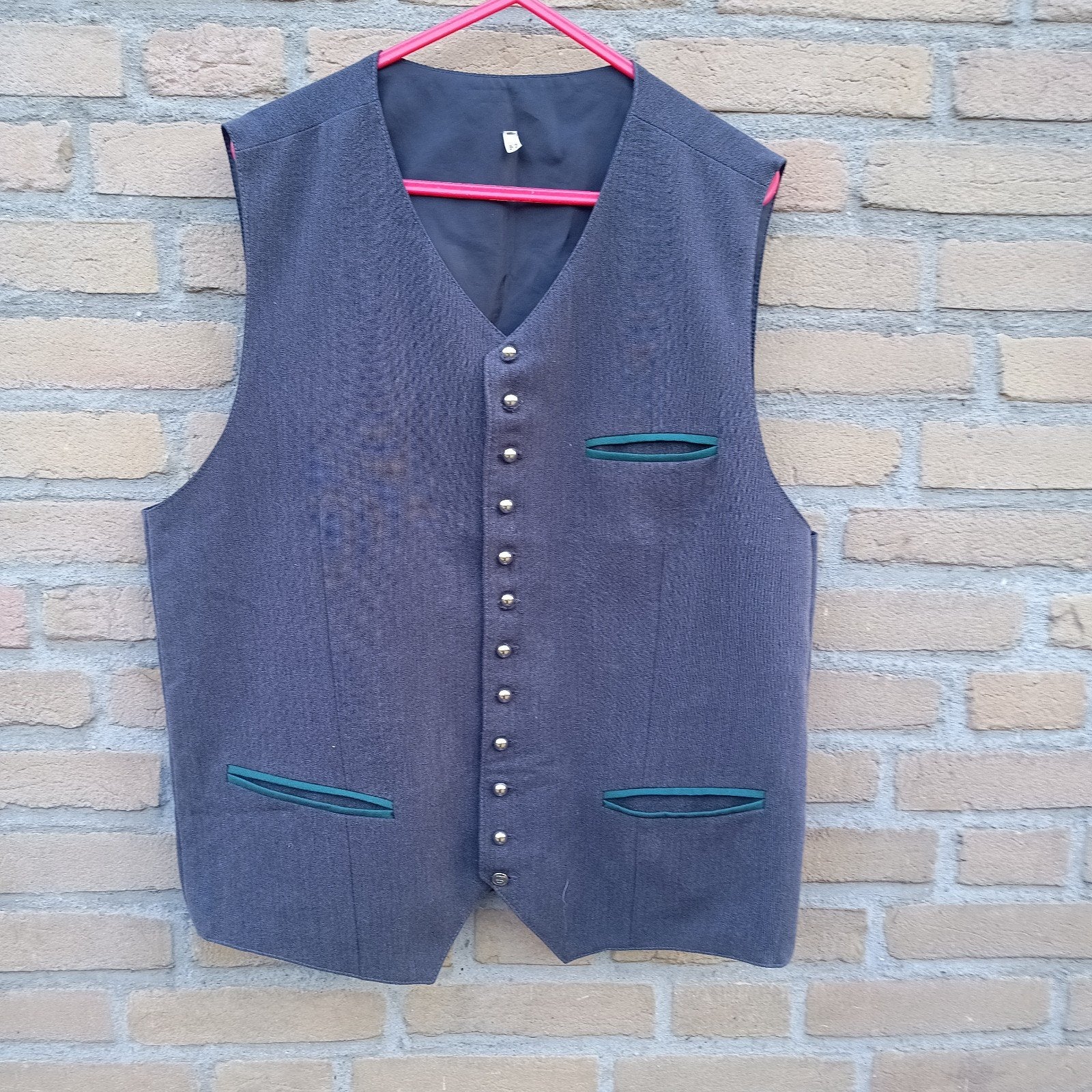 trachten gilet maat 52 grijs gedragen  Oktoberfest, Ophalen of Verzenden, Gedragen, Maat 52/54 (L), Kleding