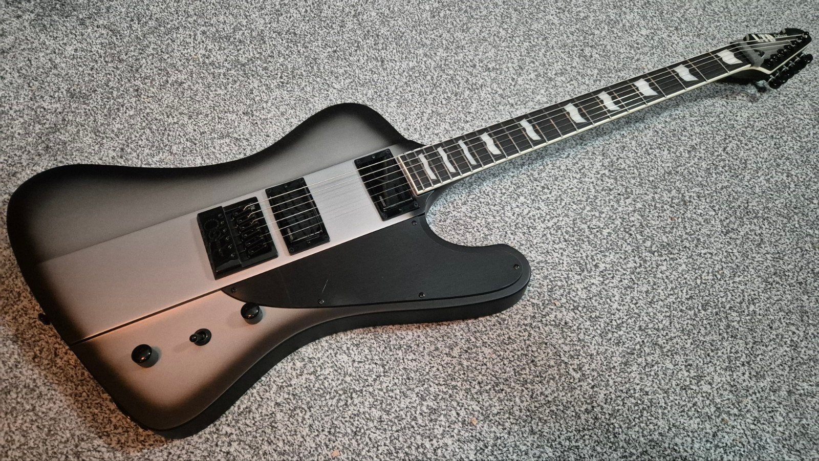 ESP LTD Phoenix 1000 Evertune zgan, Ophalen, Zo goed als nieuw, Solid body, Overige merken