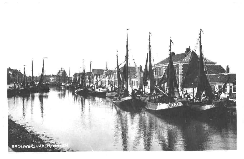 967400 Brouwershaven Haven 1939 ZL Zegel gedeeltelijk verw, Ophalen of Verzenden, 1920 tot 1940, Gelopen, Zeeland