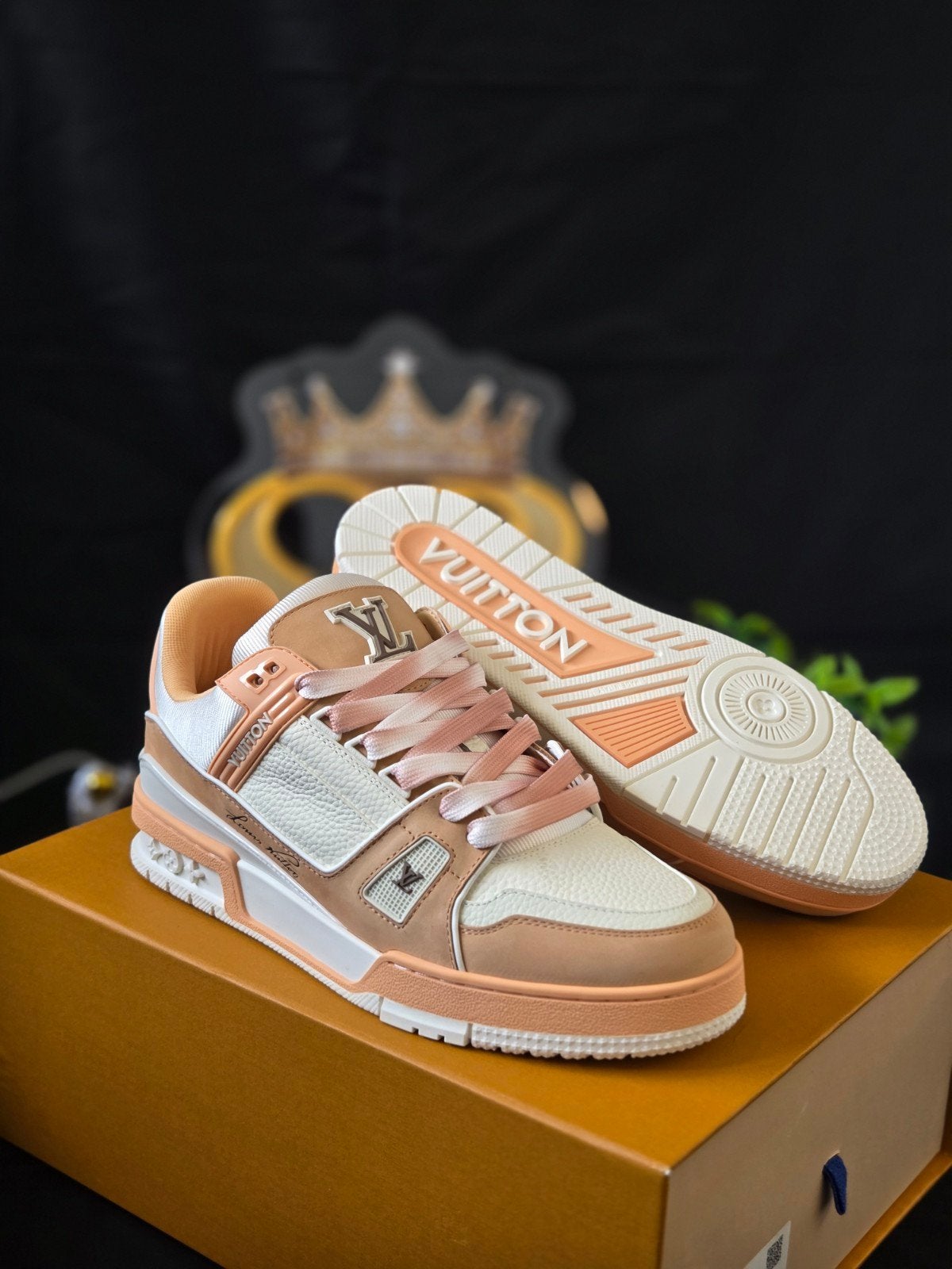 LV Trainer Sneakers Beige/Roze | Maat 36 - 42, Ophalen of Verzenden, Zo goed als nieuw, Beige, Sneakers of Gympen