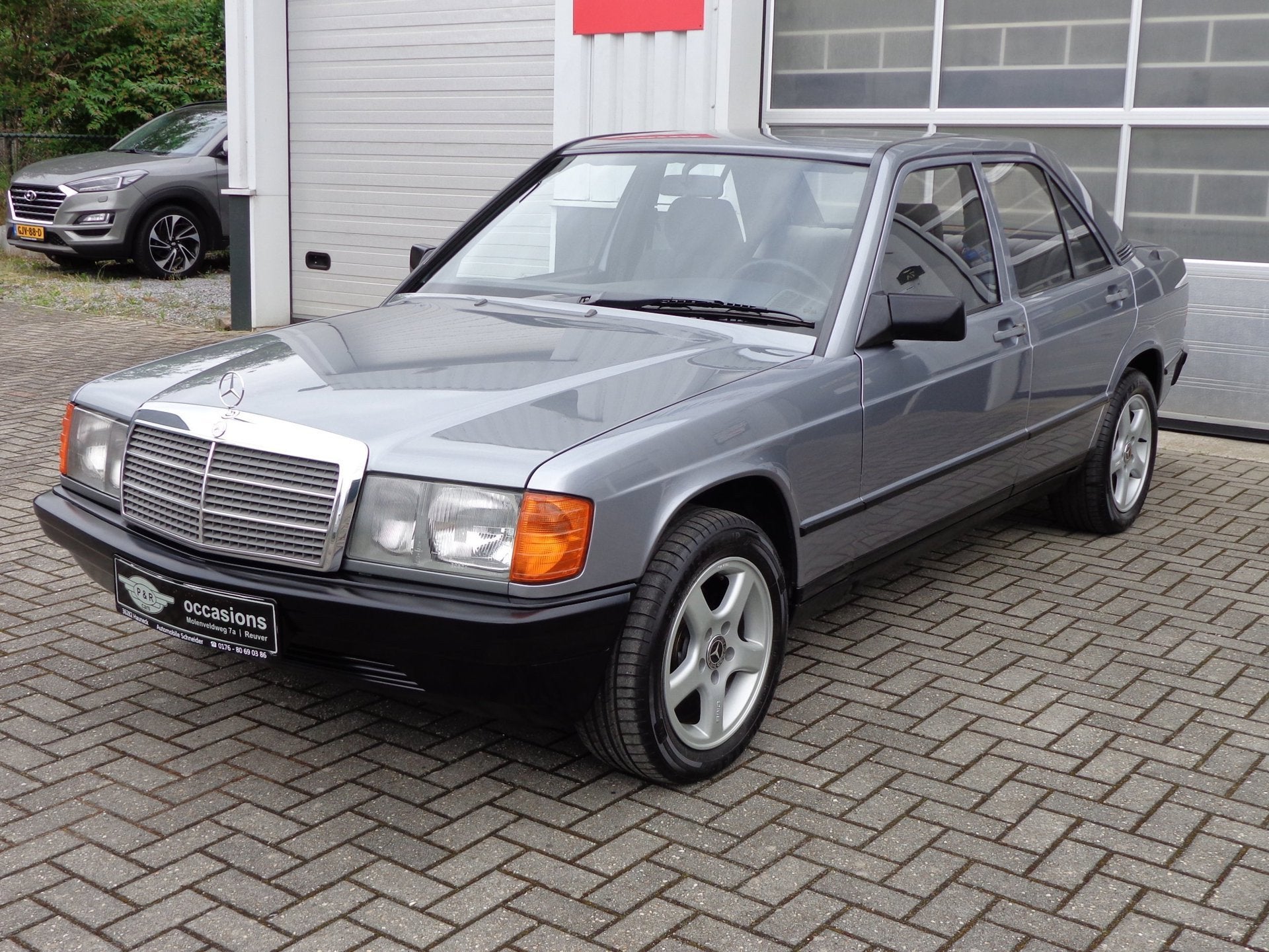 Mercedes-Benz 190-serie 2.0 E Nette auto 2e eigenaar, Auto's, Mercedes-Benz, Gebruikt, Zwart, 4 cilinders, Centrale vergrendeling