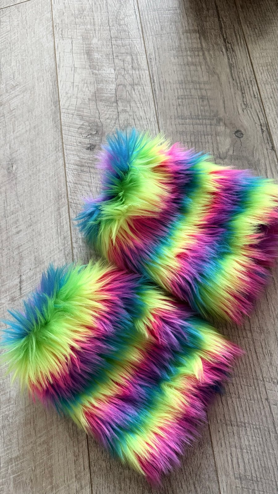 Neon regenboog beenwarmers - pluizig en kleurrijk, Kleding | Dames, Ophalen of Verzenden, Zo goed als nieuw