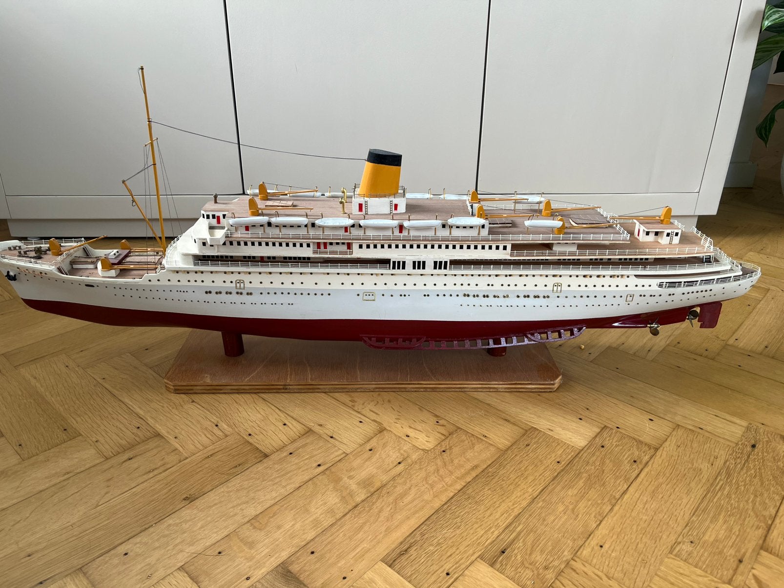 Modelbouw boot “oranje Amsterdam”, Ophalen, Gebruikt, 1:32 tot 1:50, Overige merken