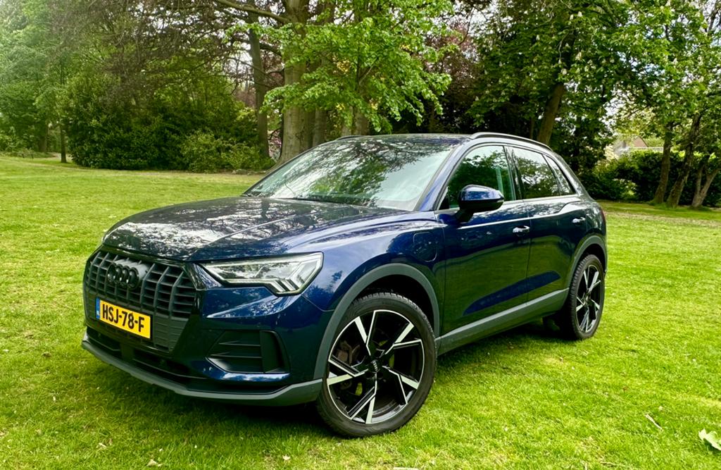 Audi Q3 45 Tfsi e 245pk Phev S Tronic 2022 Blauw, Auto's, 1715 kg, LED verlichting, Blauw, Plug-in hybride