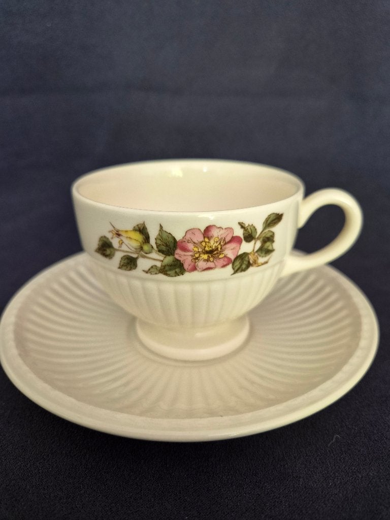 Wedgewood kop en schotel - 2x (“Briar Rose” + “Stratford” ), Ophalen of Verzenden