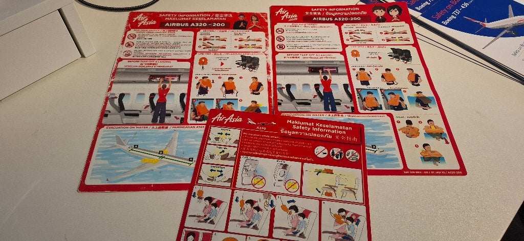 Safety on Board - Air Asia | Airbus A320, Ophalen of Verzenden, Gebruikt, Overige typen