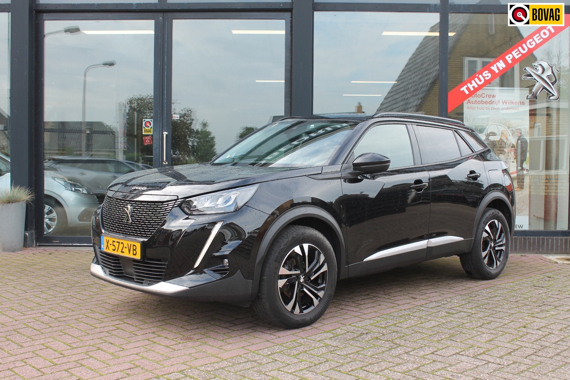 Peugeot 2008 1.2 PureTech Allure Pack LMV/Airco/Cruise/Camer, 101 pk, Euro 6, 1199 cc, Zwart