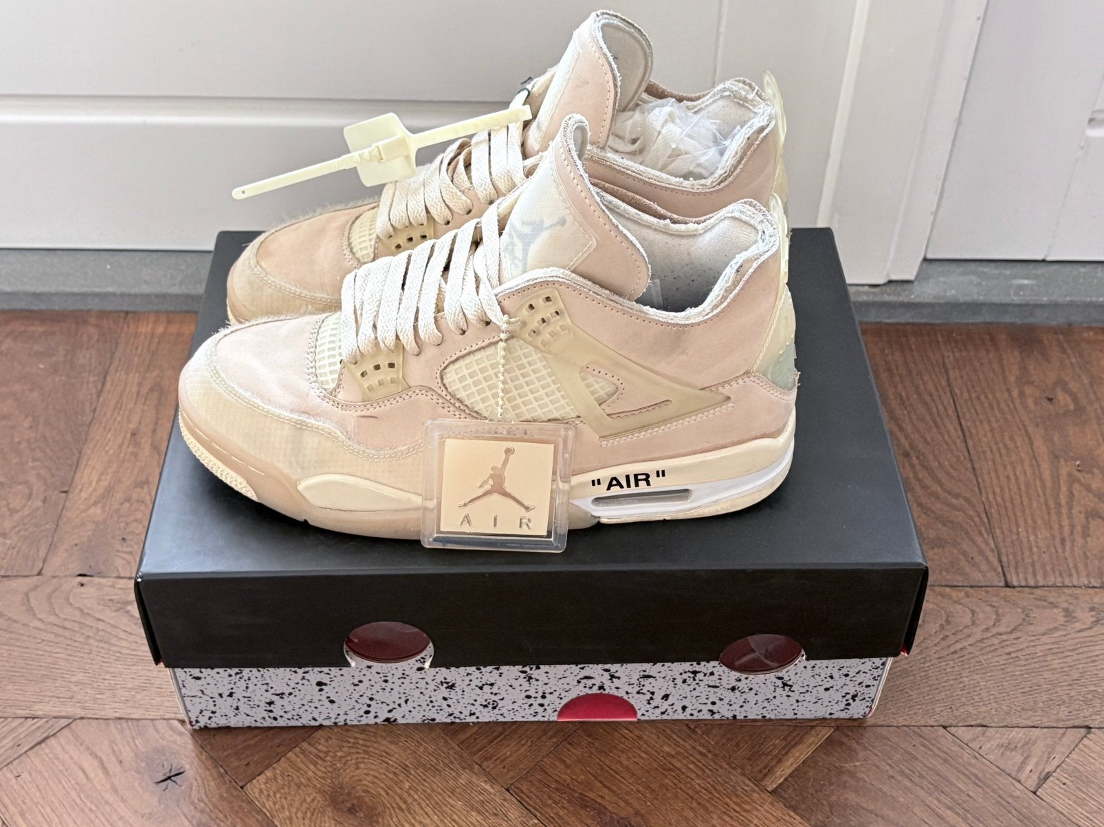 Air jordan 4 off-white in maat 42, Kleding | Heren, Schoenen, Ophalen of Verzenden, Zo goed als nieuw