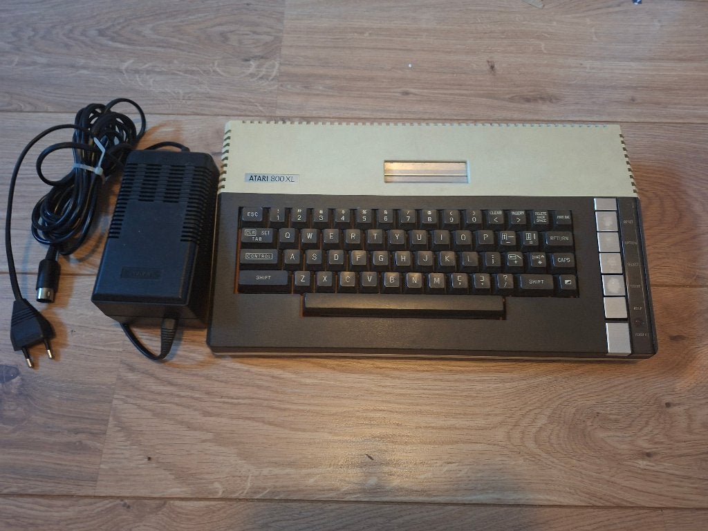 Atari 800XL, Ophalen of Verzenden