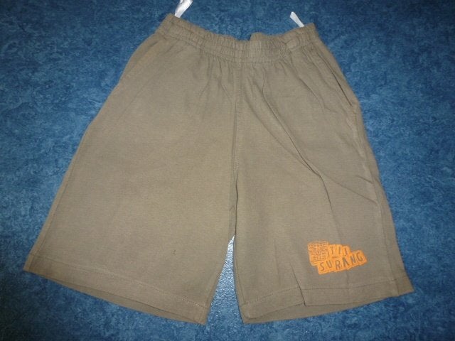 2 Effen groene korte broekjes met elastiek maat 110, Ophalen of Verzenden, Zo goed als nieuw, Jongen, Broek