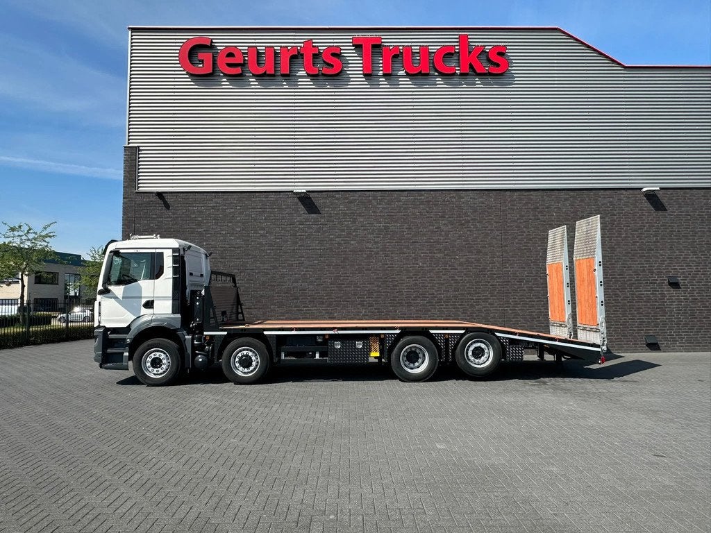 MAN TGS 35.520 8X2 OPRIJWAGEN/MACHINE TRANSPORTER/PLATEAU/, Auto's, Vrachtwagens, Automaat, Euro 6, MAN, Wit