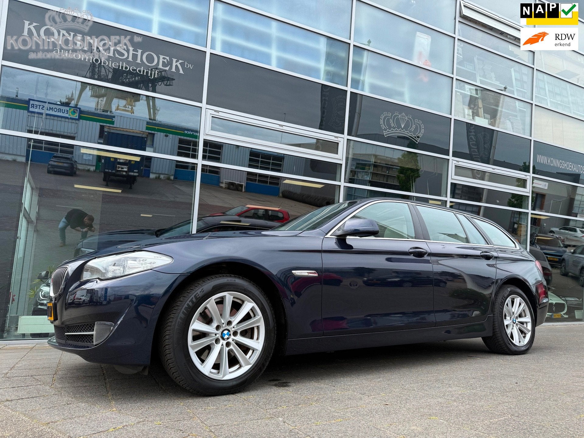 BMW 5-serie Touring 520i High Executive, Auto's, Automaat, Euro 5, Gebruikt, Beige