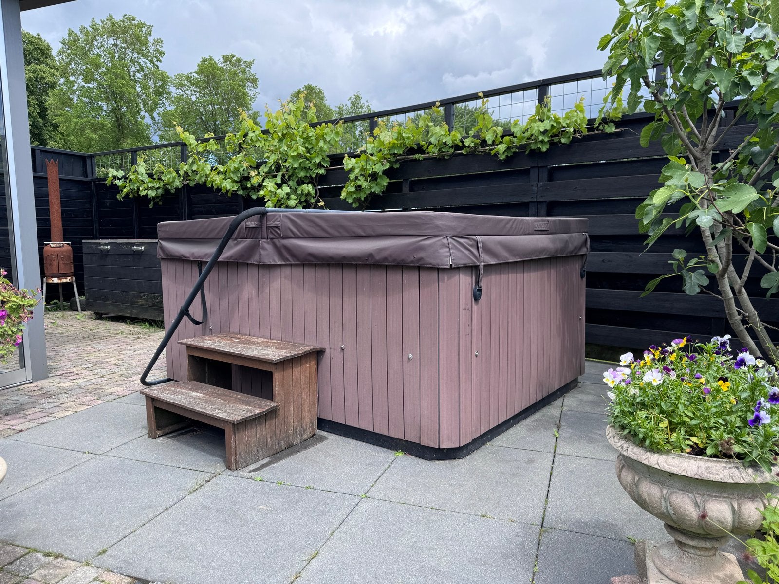 Silverspa 3 Jacuzzi met Gecko InClear zout systeem, Tuin en Terras, Bubbelbaden en Hottubs, Ophalen, Gebruikt, Afdekzeil, Vast