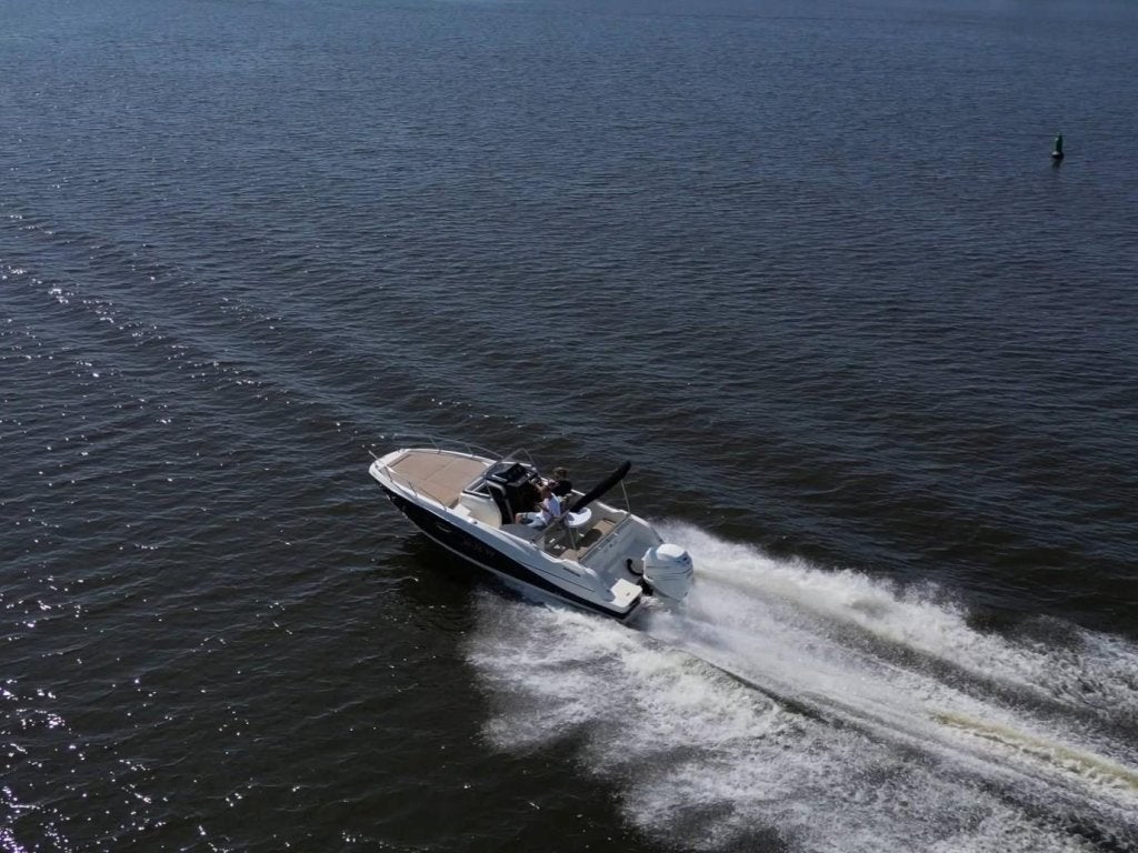 Quicksilver 675 Sundeck - 300 pk Mercury | 90 km/u | 360 hr., Gebruikt, Quicksilver, 7 m, 3 m