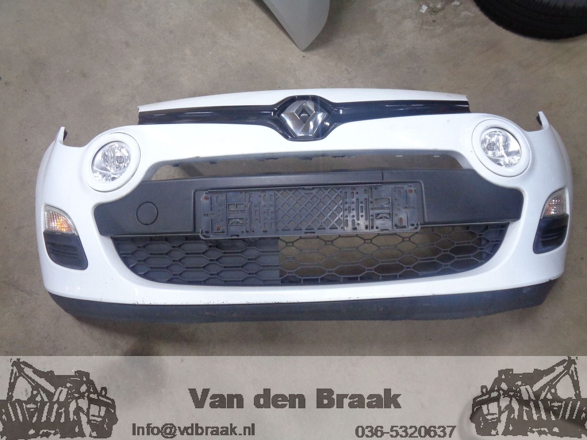 Renault Twingo 2011-2014 Voorbumper, Gebruikt, -, Herkomst onderdeel bekend, -