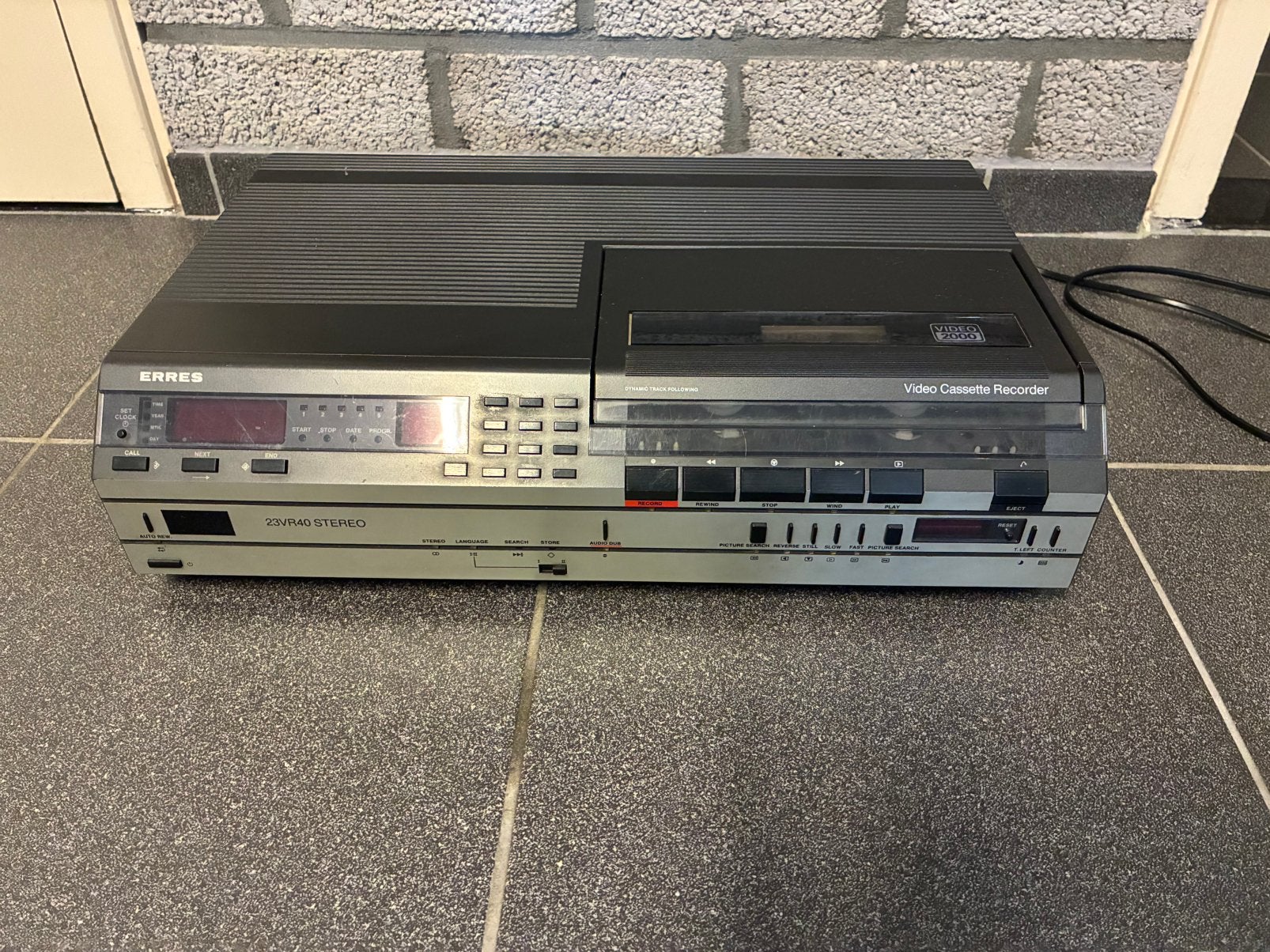 Erres 23VR40 Stereo Video 2000 Videorecorder, Ophalen of Verzenden, Gebruikt, Video 2000-speler of -recorder