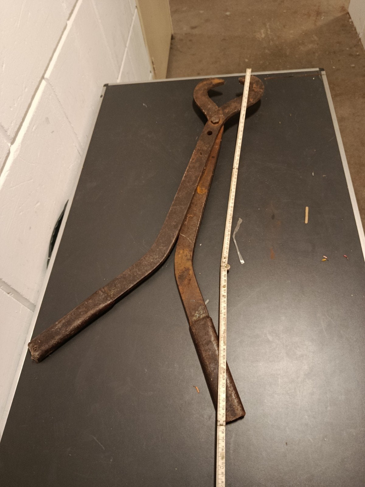 Oude bandentang voor bestrating, Ophalen of Verzenden, Gebruikt, Tang