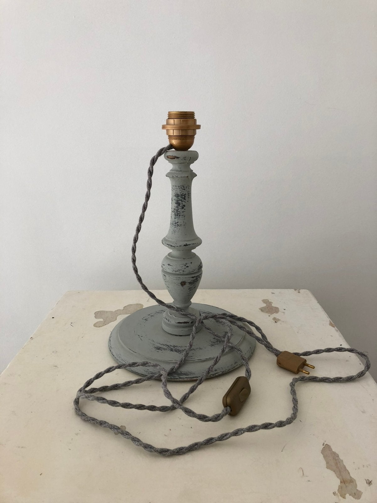ANTIEKE LAMP LAMPENVOET HOUT PATINE NIEUWE ELECTRO, Ophalen of Verzenden, Zo goed als nieuw, Hout