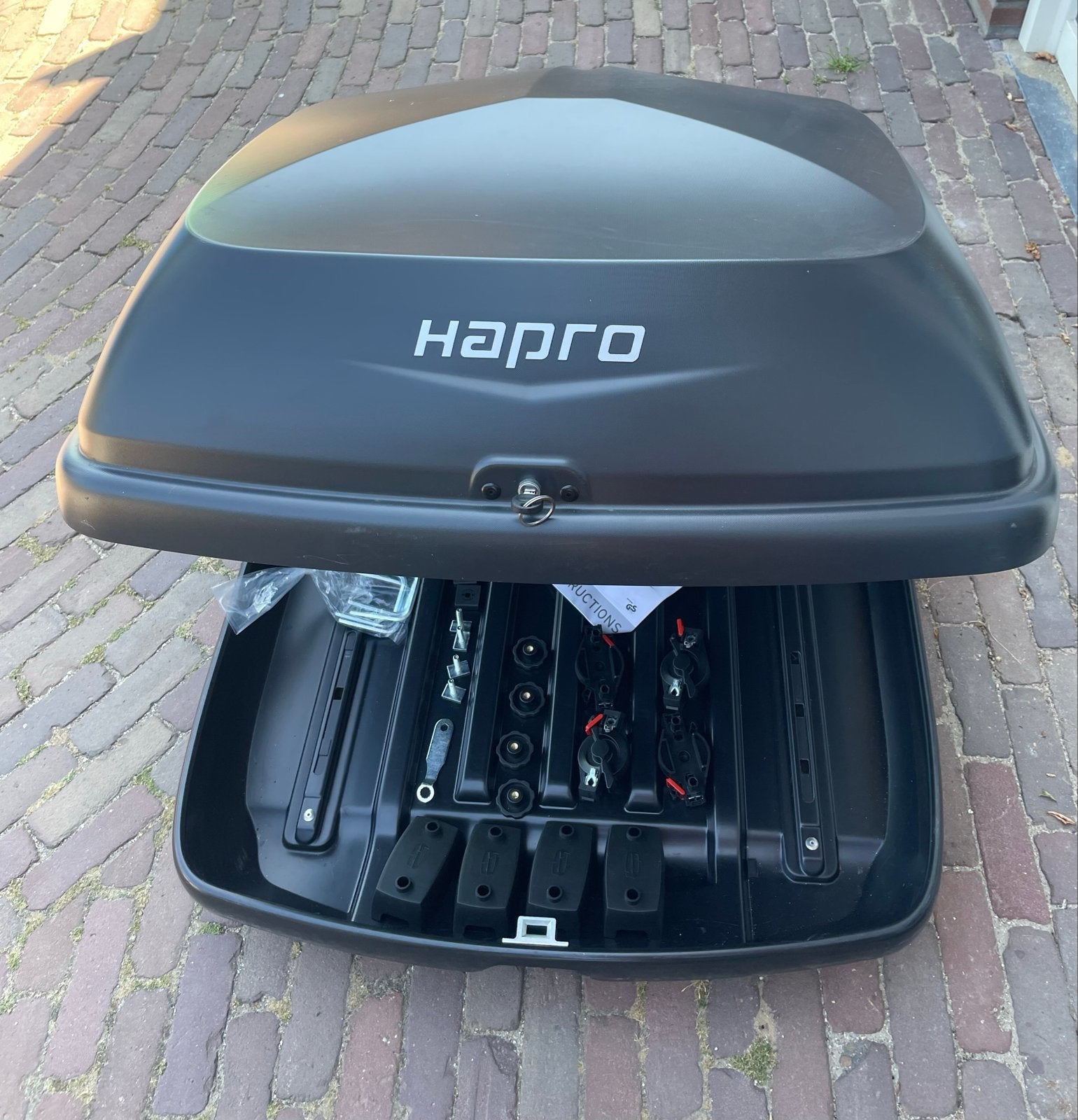 Hapro Rider 4.4 Dakkoffer met Tesla dakdragers Model 3, Ophalen of Verzenden, Zo goed als nieuw