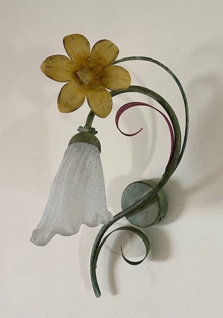 Vintage Franse fleurige wandlamp met bloem, Huis en Inrichting, Gebruikt, E14 (klein), Ophalen of Verzenden, Glas