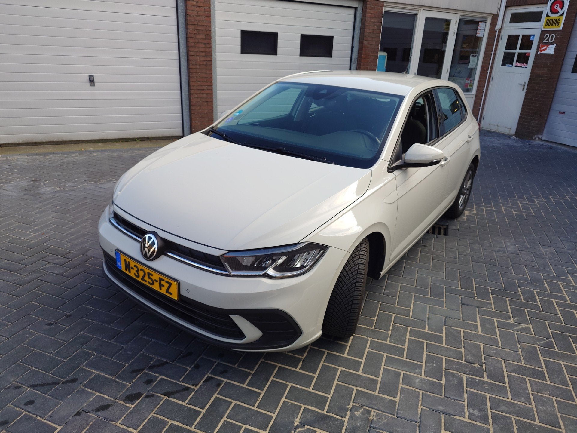 Volkswagen Polo 1.0 TSI Life, Facelift, Stoelverwarming, Cam, Auto's, Dealer onderhouden, Stof, Gebruikt, 95 pk
