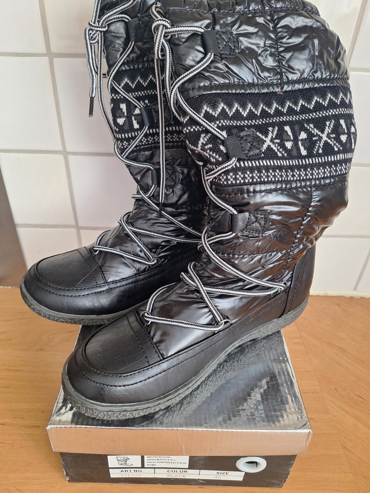 Mooie zwarte snowboots maat 40, Kleding | Dames, Schoenen, Ophalen of Verzenden