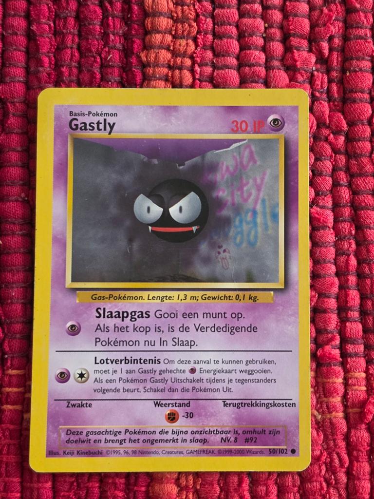 Pokémon Gastly Kaart - Basis-Pokémon, Hobby en Vrije tijd, Verzamelkaartspellen | Pokémon, Ophalen of Verzenden, Gebruikt, Losse kaart