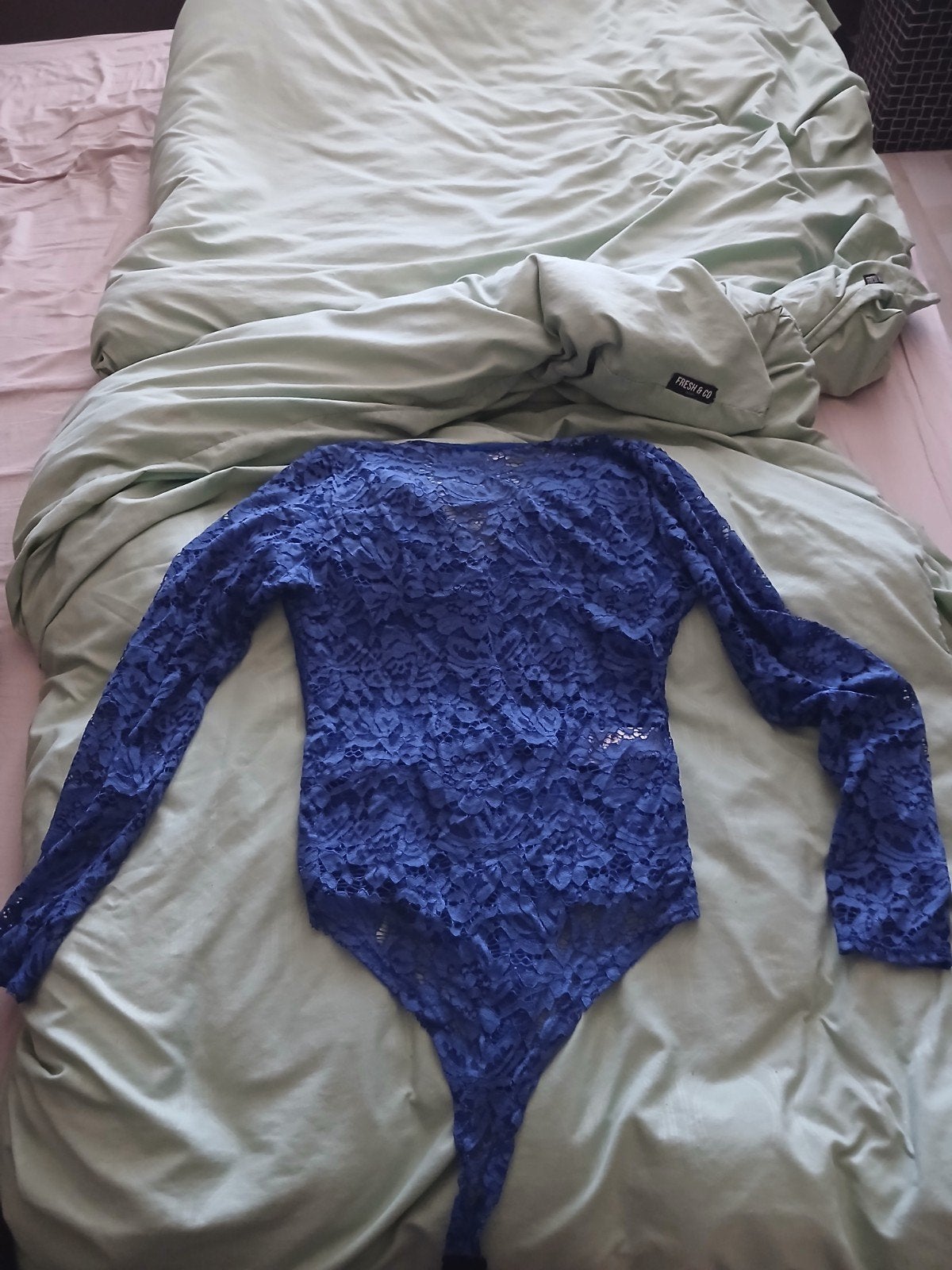 Most Wanted Luxury blauwe kanten bodysuit, Blauw, Nieuw, Ophalen of Verzenden, Lange mouw