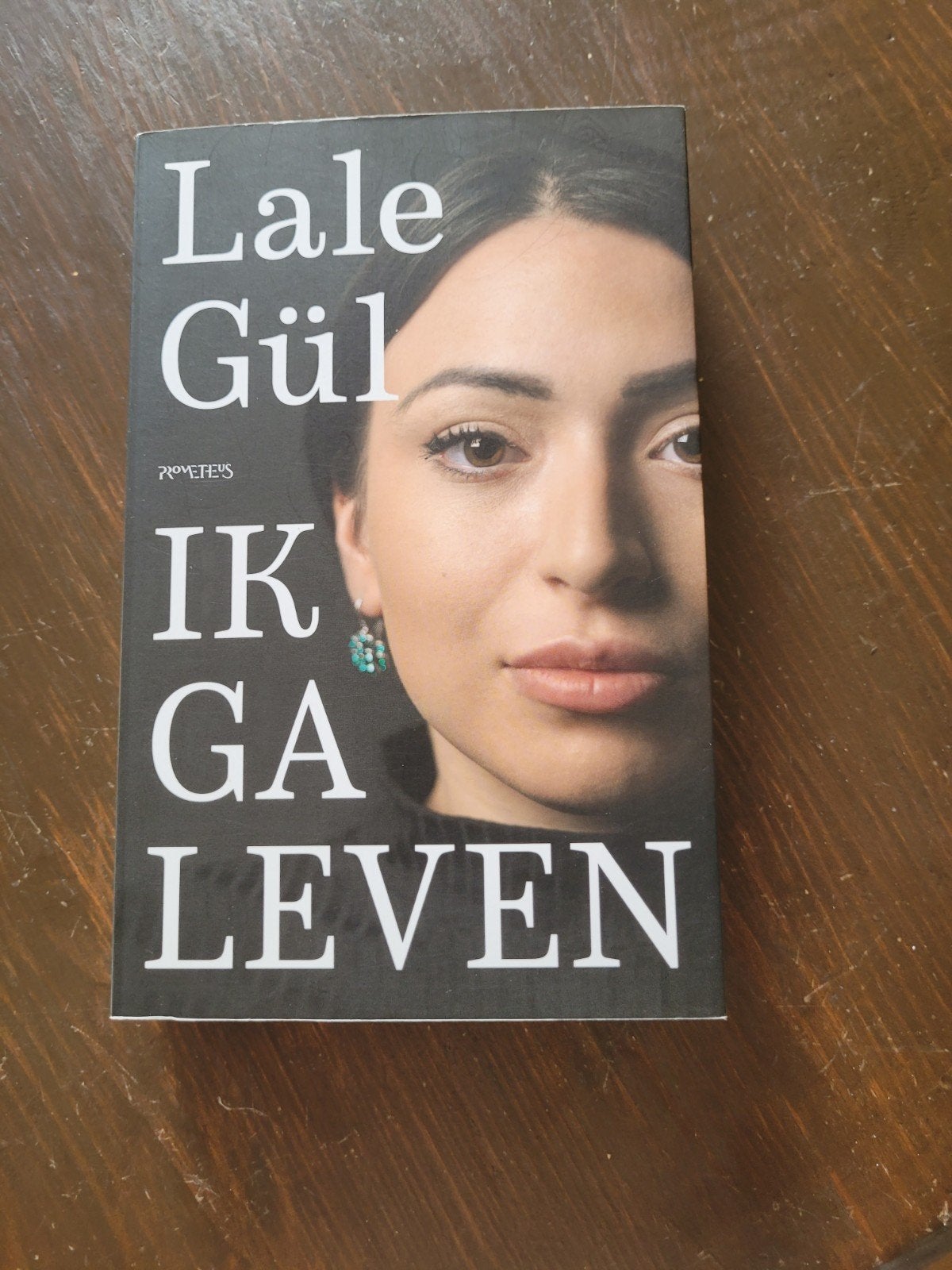 Lale Gül - Ik ga leven paperback, Lale Gül, Ophalen of Verzenden, Zo goed als nieuw, Nederland