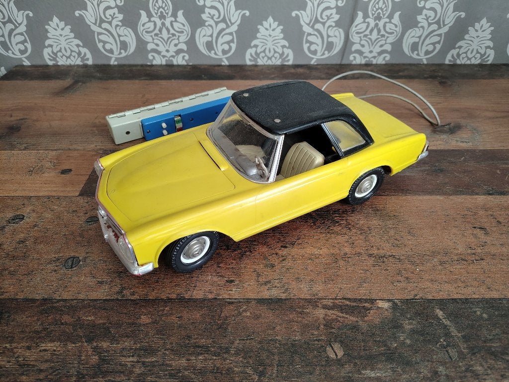 Mercedes 230 SL Gama / Germany / Draad besturing 30cm, Verzenden